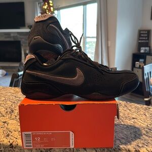 Like New Mens Nike Shoes